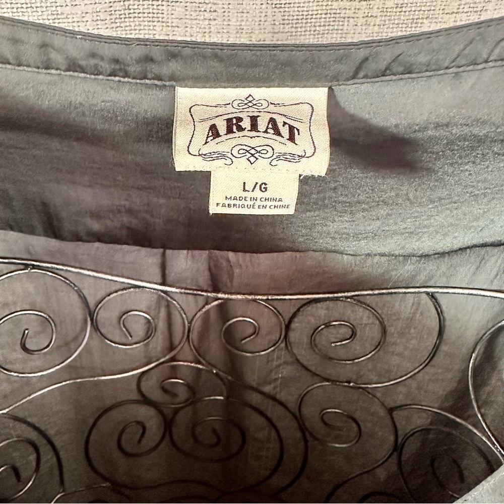 ARIAT grey mandarin collar studded grey 3/4 sleeve blouse size L - Picture 5 of 12